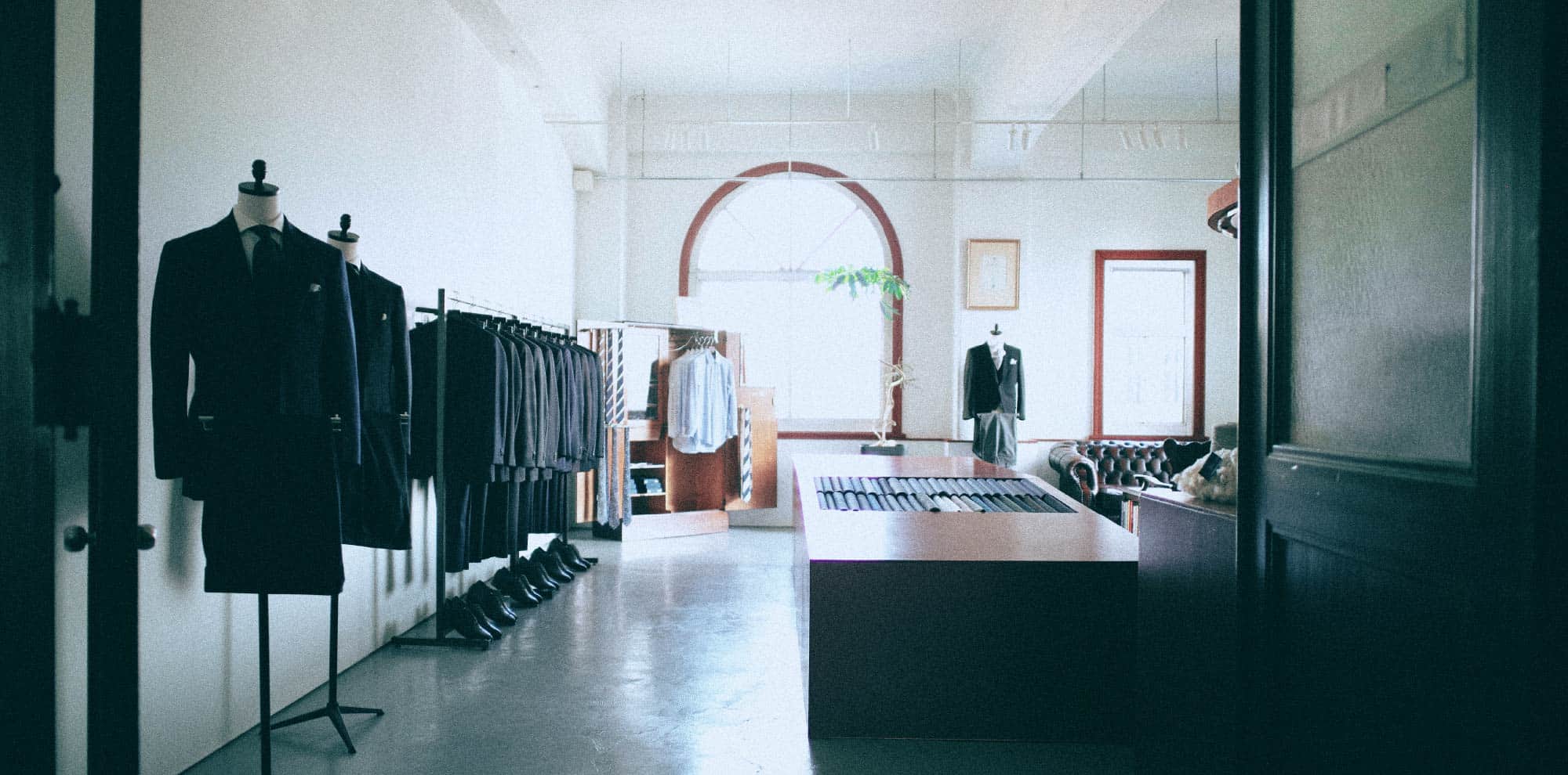 CONCEPT TAILOR の店内の様子